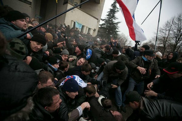 Следователи начали поиск пострадавших в ходе прошлогоднего митинга у парлам ...