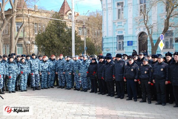 В Евпатории открыли памятник погибшему в Киеве бойцу «Беркута»