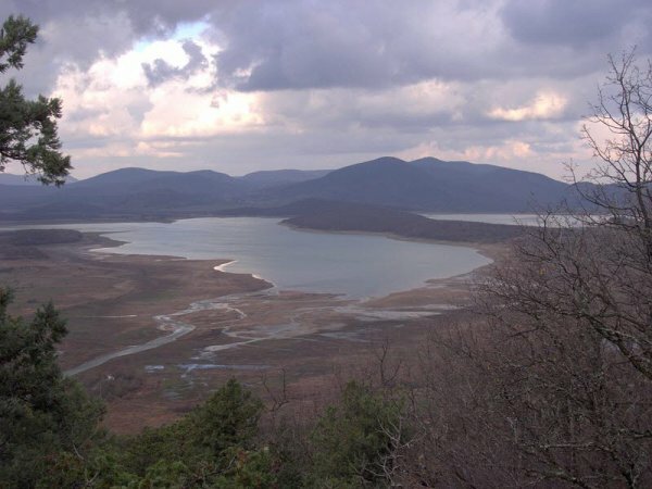 Запас воды в питающем Севастополь водохранилище признали достаточным до осе ...